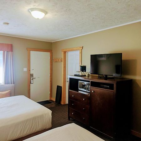 Alpine Inn & Suites Нельсон Екстер'єр фото