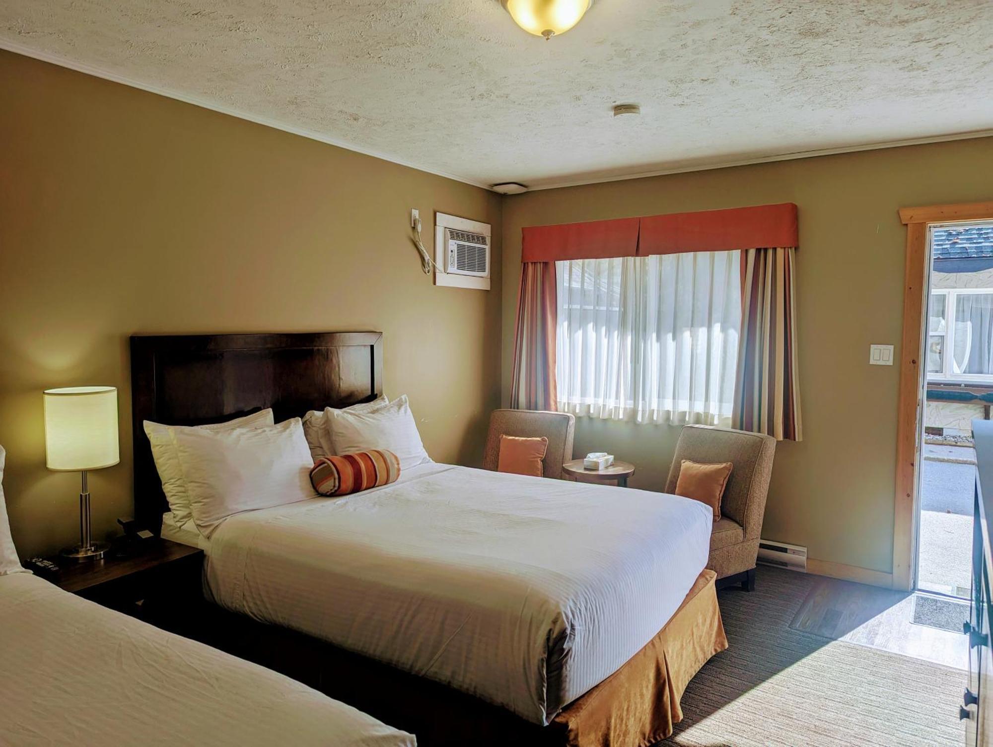 Alpine Inn & Suites Нельсон Екстер'єр фото