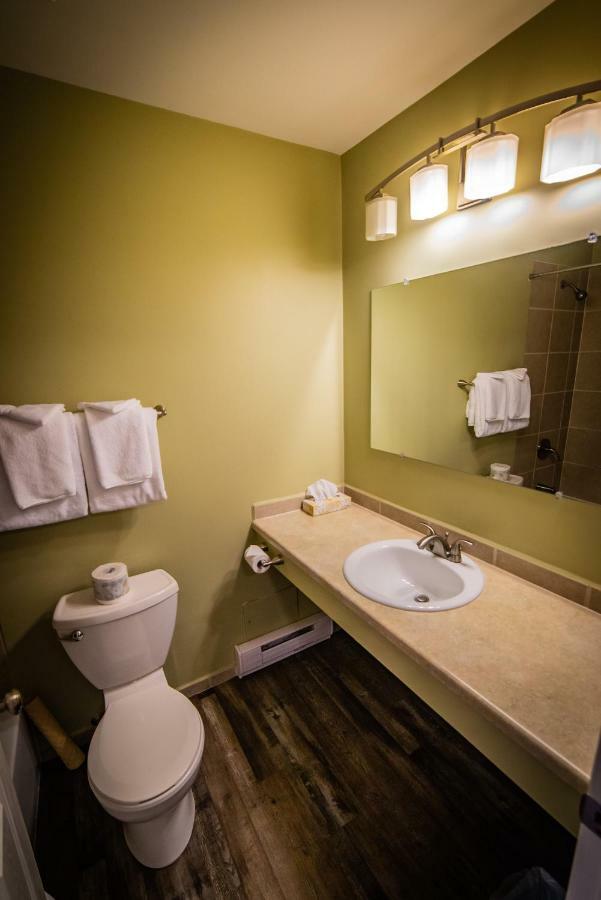 Alpine Inn & Suites Нельсон Екстер'єр фото