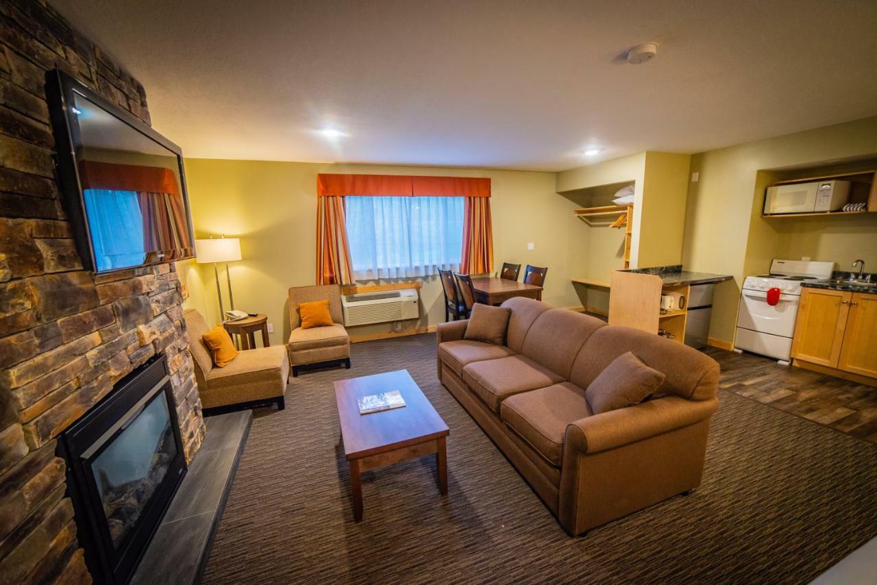 Alpine Inn & Suites Нельсон Екстер'єр фото