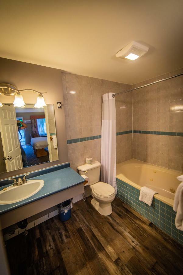 Alpine Inn & Suites Нельсон Екстер'єр фото